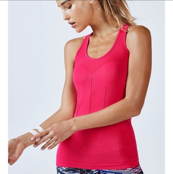 Fabletics Tops - Fabletics Delta Seamless Tank